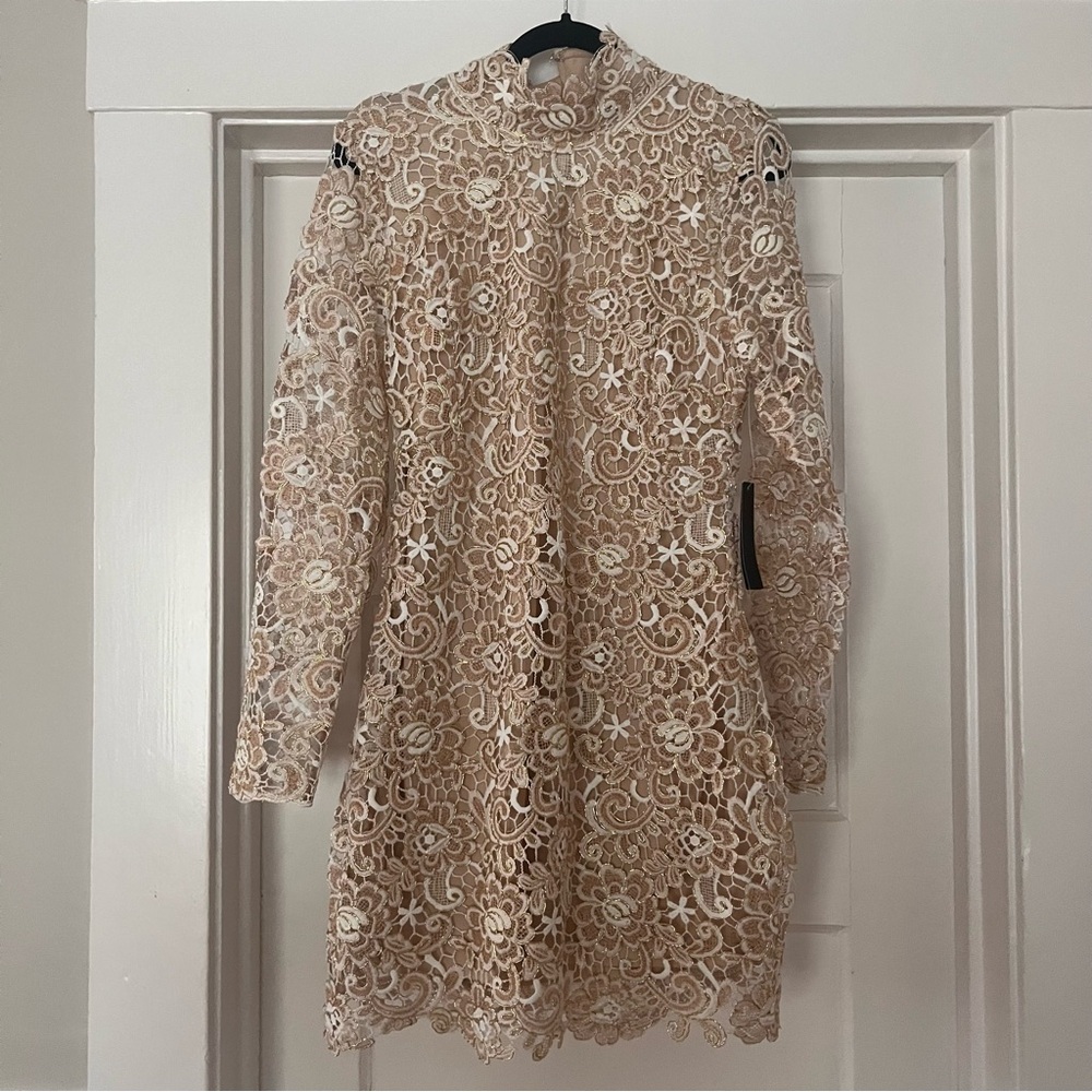 [NEW] VENUS Cream / White Lace Long Sleeved Mini Dress w/ Open Back: Sz 14